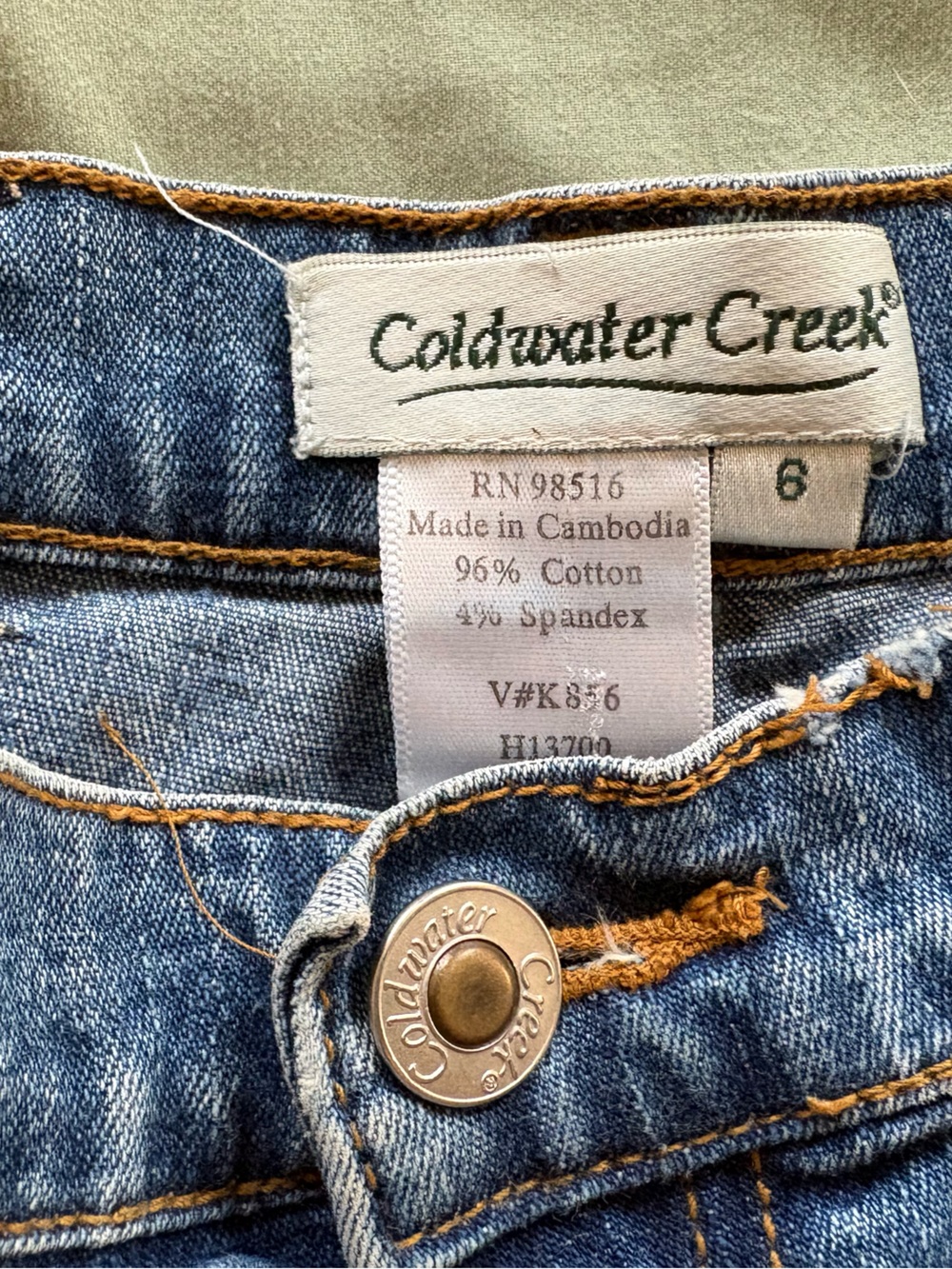 Distressed High-Waist Denim Shorts - Picture 2 of 3